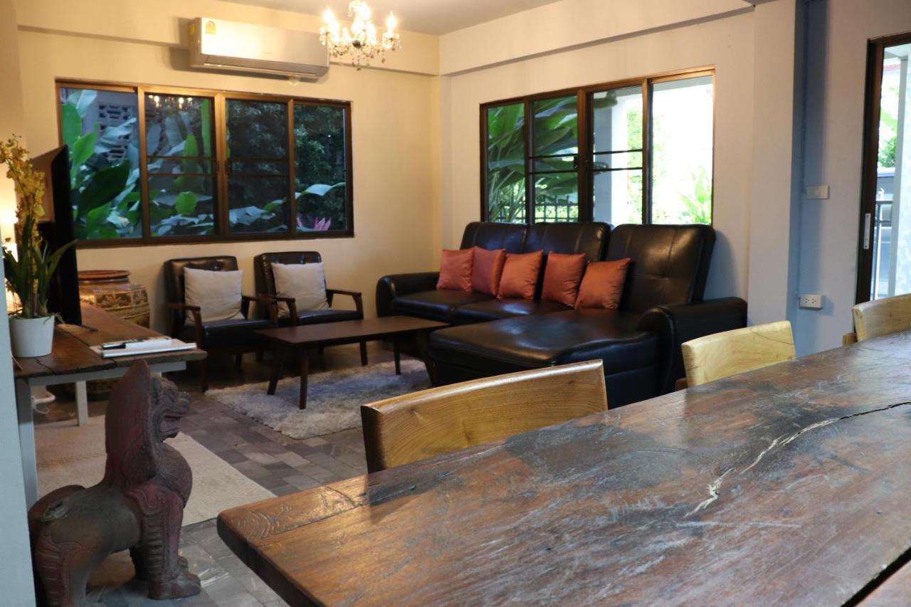 Apartamento 8Th House @ Center Of Chiangmai Old Town Chiang Mai Exterior foto