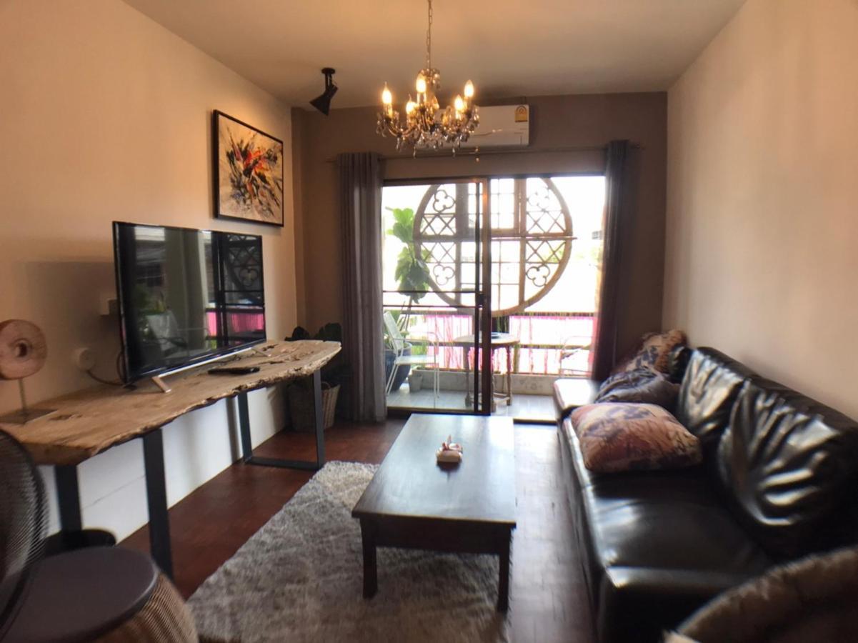 Apartamento 8Th House @ Center Of Chiangmai Old Town Chiang Mai Exterior foto